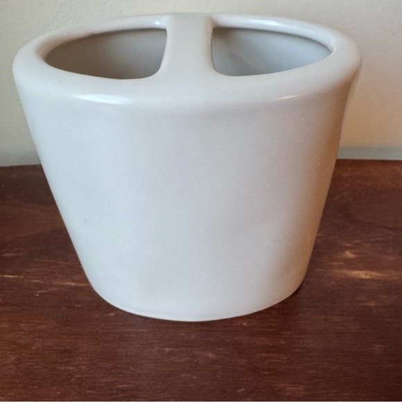 Rae Dunn Ceramic Brush Holder/Organizer Ivory w/ black font. Excellent condition - Picture 3 of 8